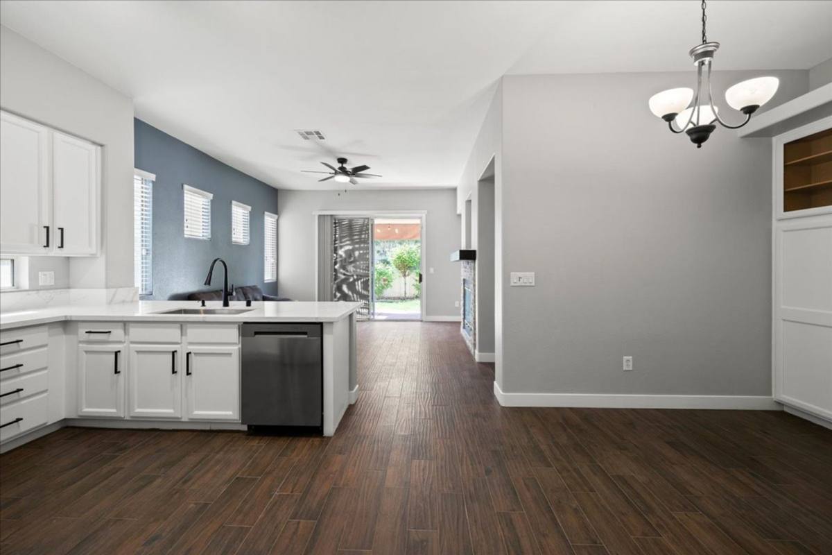 House for rent at 10101 Pinnacle View Place, Las Vegas, NV 89134