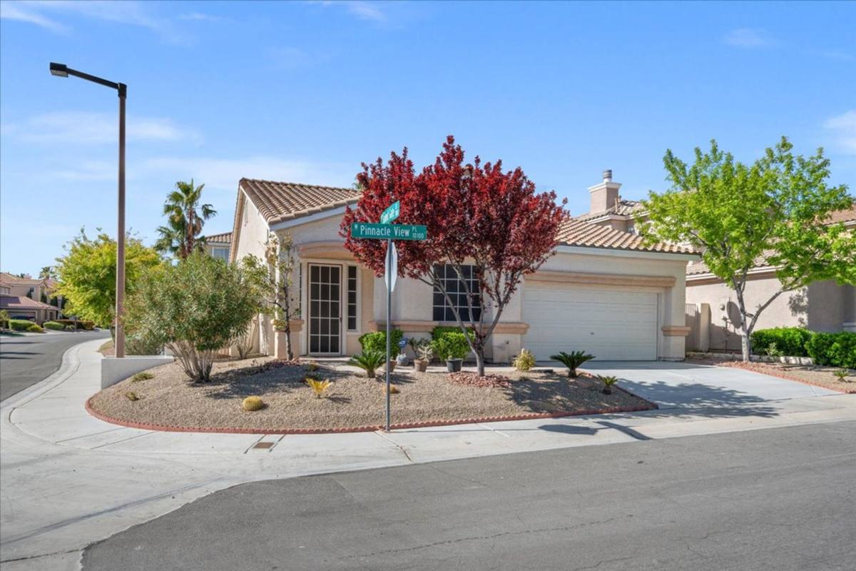 House for rent at 10101 Pinnacle View Place, Las Vegas, NV 89134