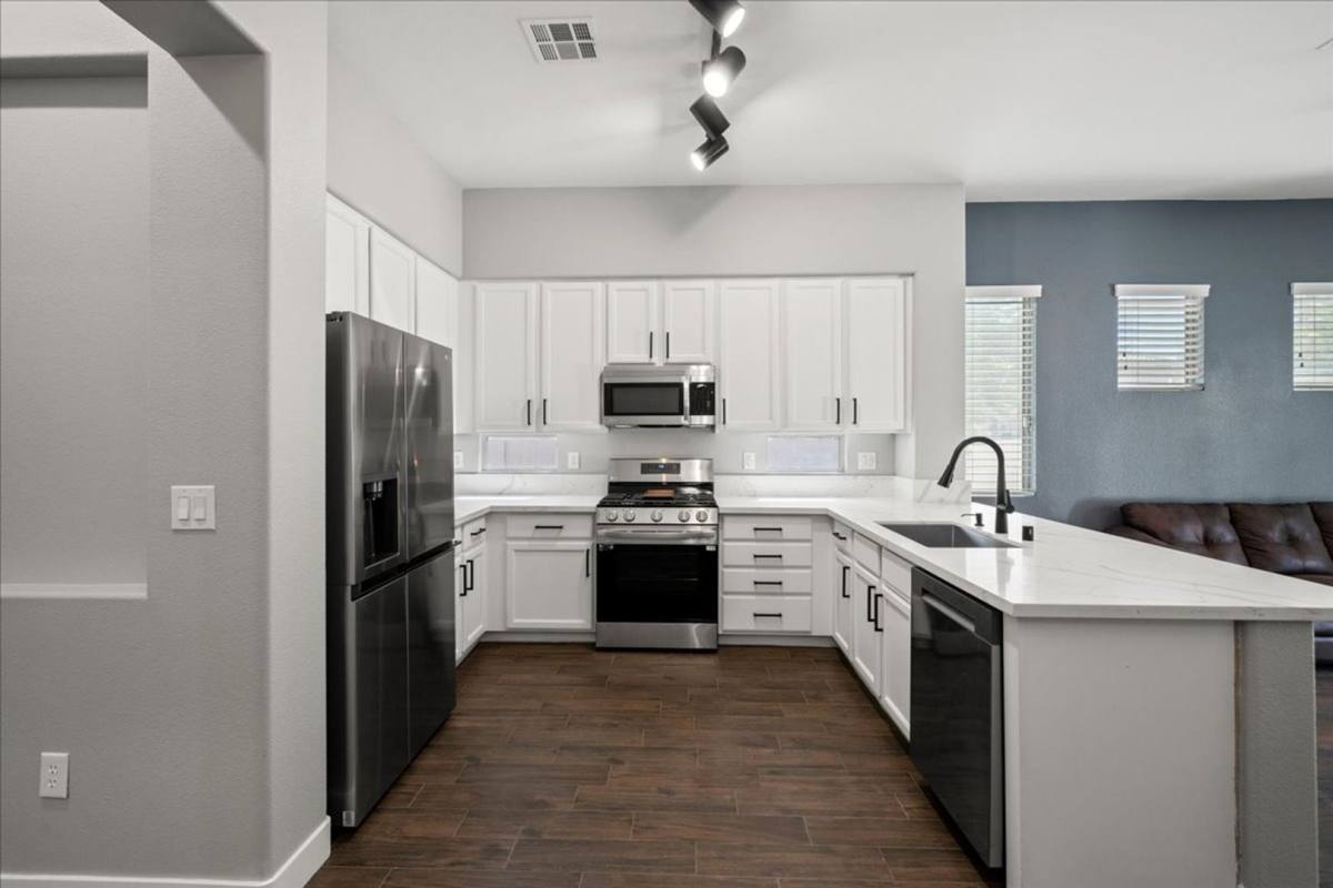 House for rent at 10101 Pinnacle View Place, Las Vegas, NV 89134