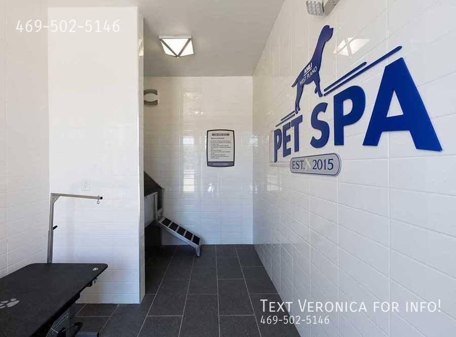 Apartment for rent at 5961 W Parker Rd, Plano, TX 75093