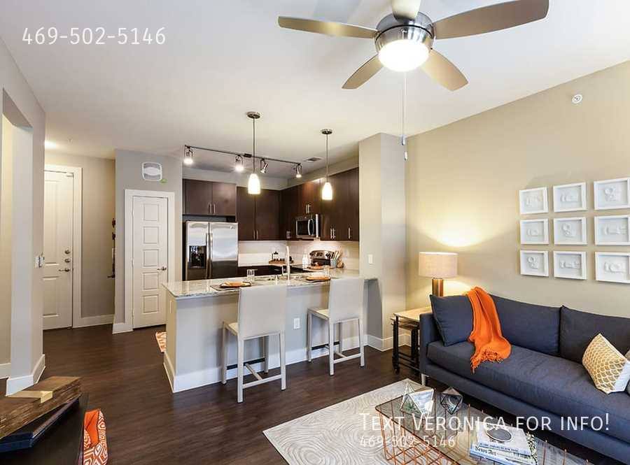 Apartment for rent at 5961 W Parker Rd, Plano, TX 75093