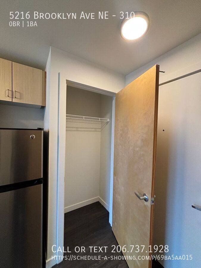 Apartment for rent at 5216 Brooklyn Ave NE, Seattle, WA 98105