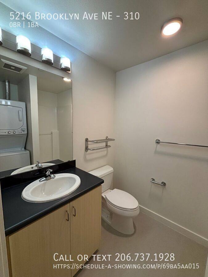 Apartment for rent at 5216 Brooklyn Ave NE, Seattle, WA 98105