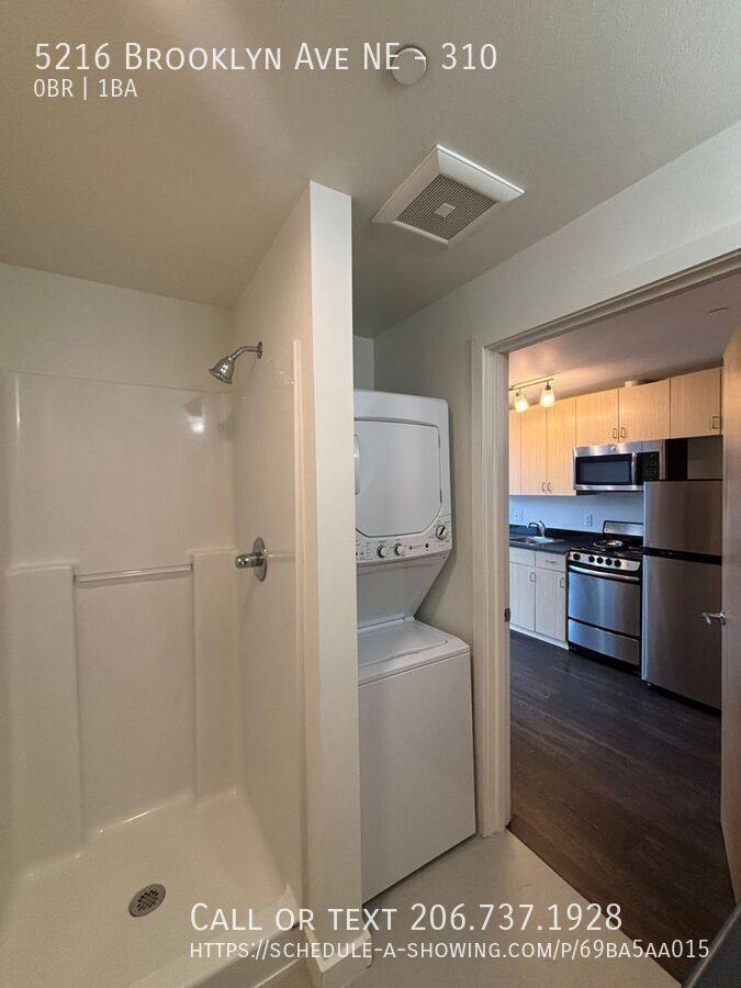 Apartment for rent at 5216 Brooklyn Ave NE, Seattle, WA 98105
