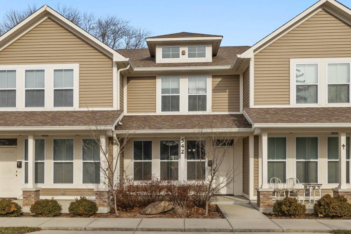 Apartment for rent at 542 W Main St, Danville, IN 46122