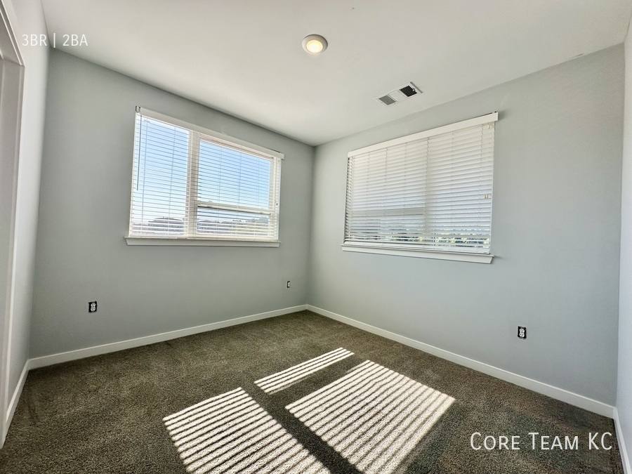 Apartment for rent at 2705 McGee Trafficway, Kansas City, MO 64108