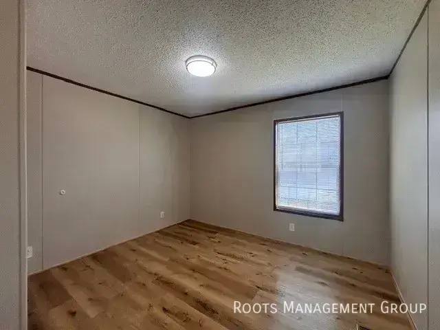 House for rent at 2220 Dunkelburg Rd, Fort Wayne, IN 46819