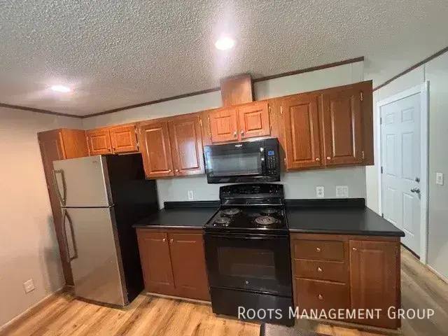 House for rent at 2220 Dunkelburg Rd, Fort Wayne, IN 46819