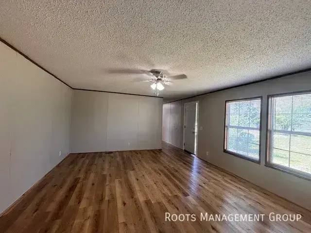 House for rent at 2220 Dunkelburg Rd, Fort Wayne, IN 46819