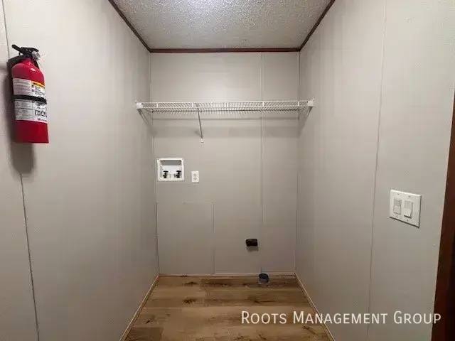 House for rent at 2220 Dunkelburg Rd, Fort Wayne, IN 46819