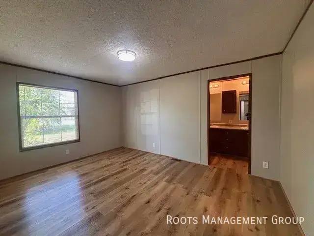 House for rent at 2220 Dunkelburg Rd, Fort Wayne, IN 46819