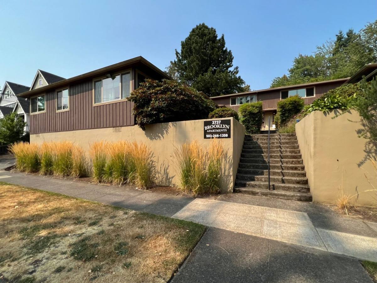 Apartment for rent at 3753 SE Brooklyn & 3737 St, Portland, OR 97202