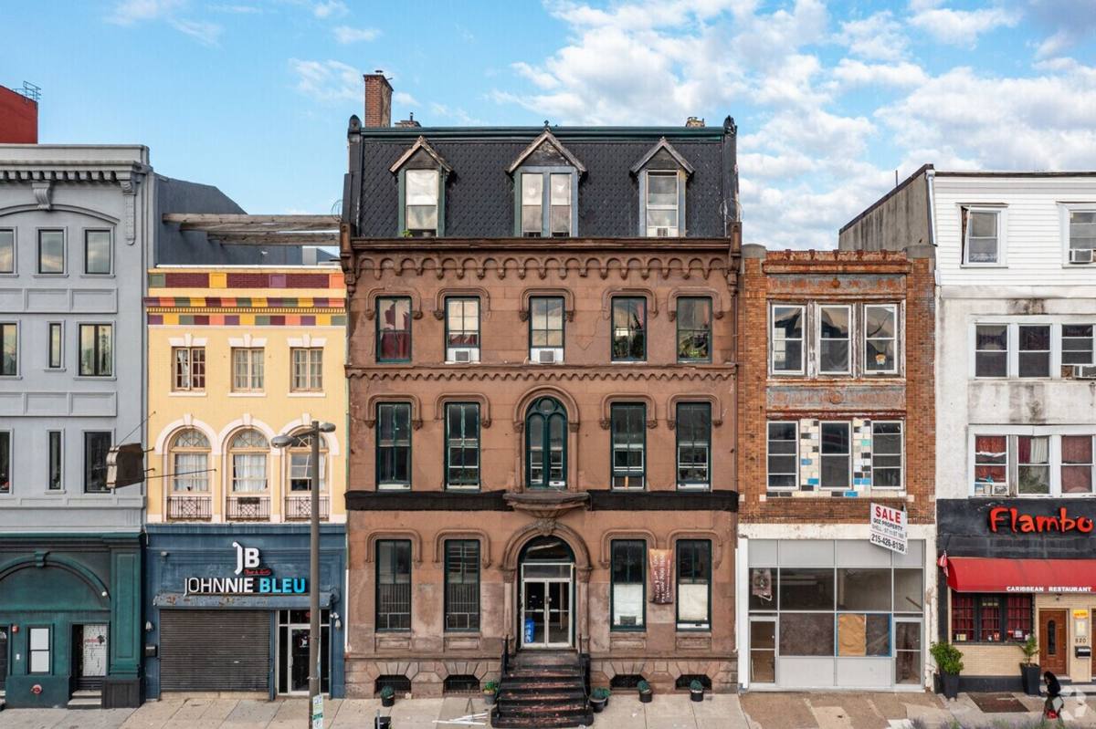 Apartment for rent at 814 N Broad St, Philadelphia, PA 19130