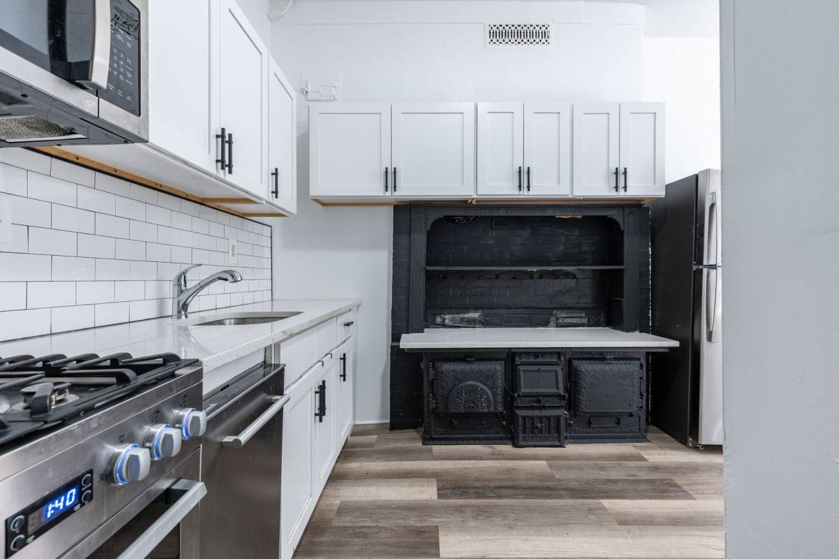 Apartment for rent at 814 N Broad St, Philadelphia, PA 19130