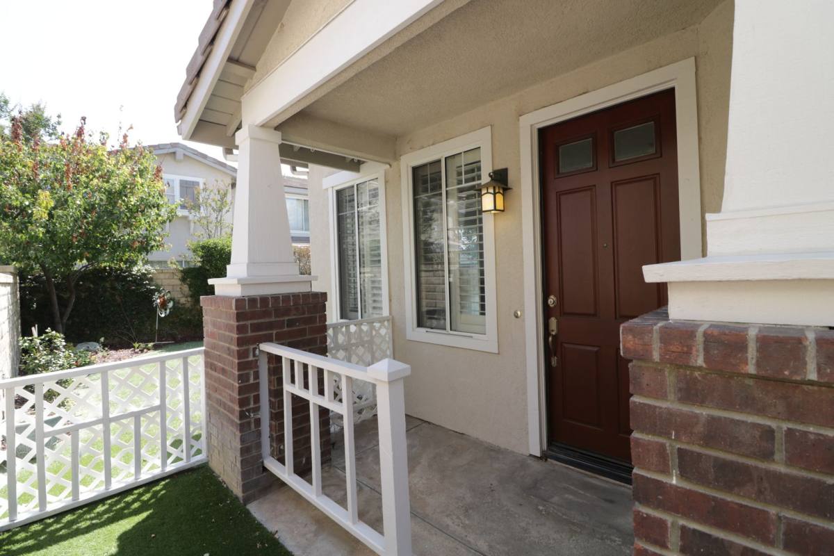 Townhouse for rent at 26504 Bryce Rd, Valencia, CA 91354