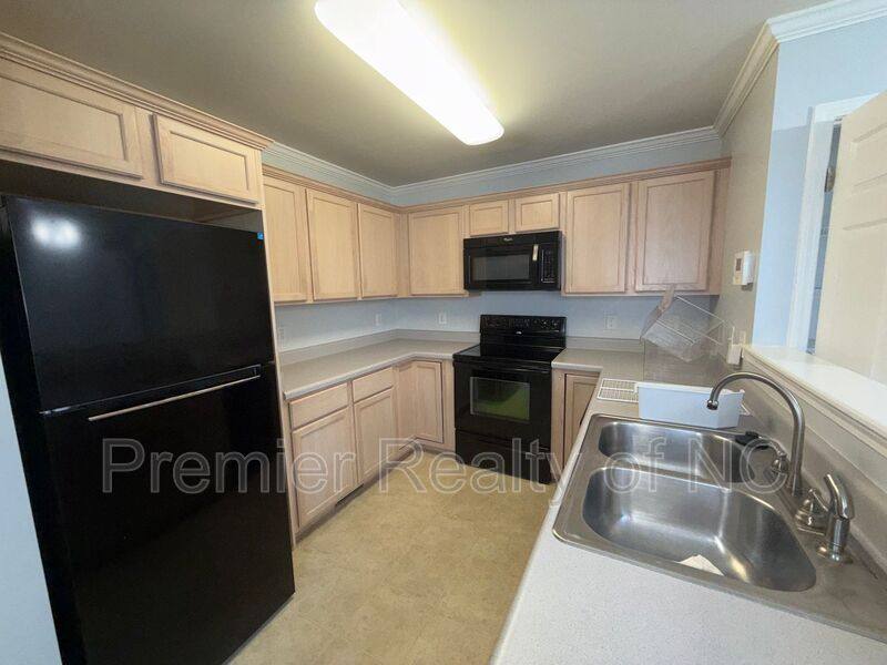 Townhouse for rent at 605 W Park Court, Winston Salem, NC 27103
