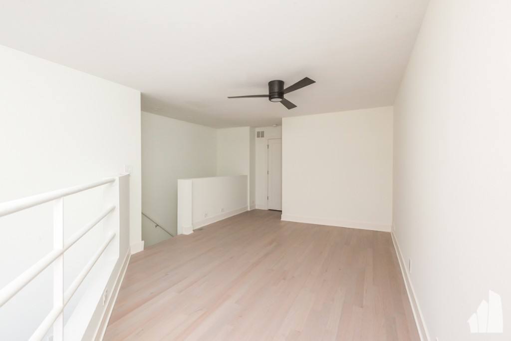 Apartment for rent at 944 W Grace, Chicago, IL 60613