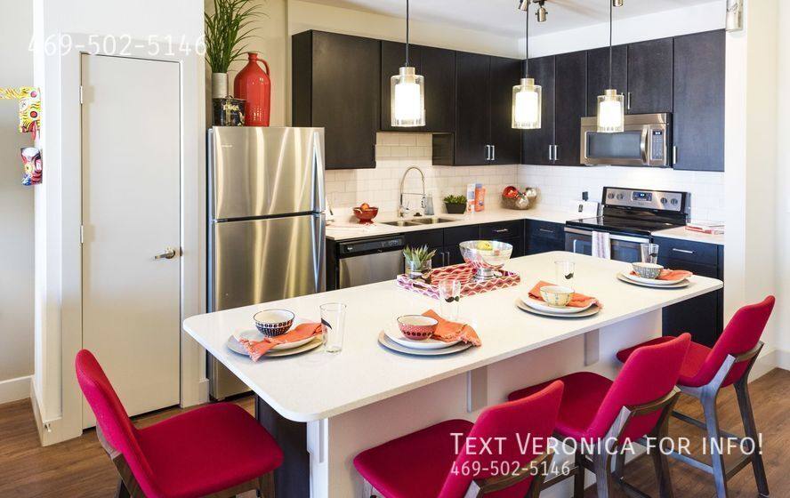Apartment for rent at 2025 E 7th St, Austin, TX 78702
