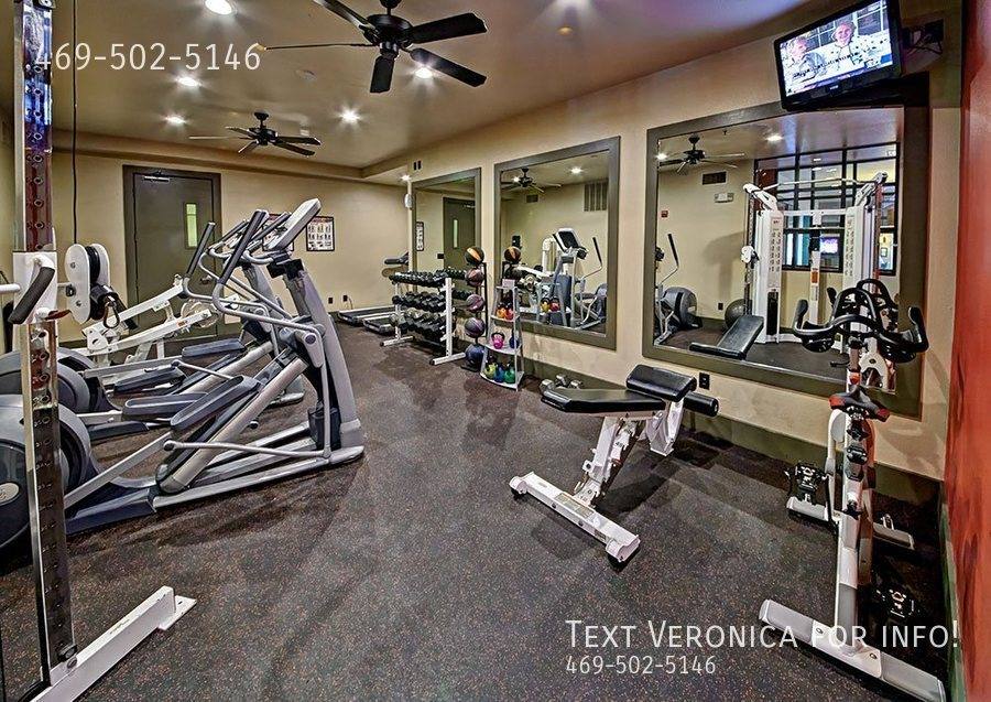 Apartment for rent at 2819 N Fitzhugh Ave, Dallas, TX 75204