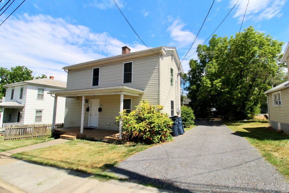 Apartment for rent at 272 W Bruce St, Harrisonburg, VA 22801