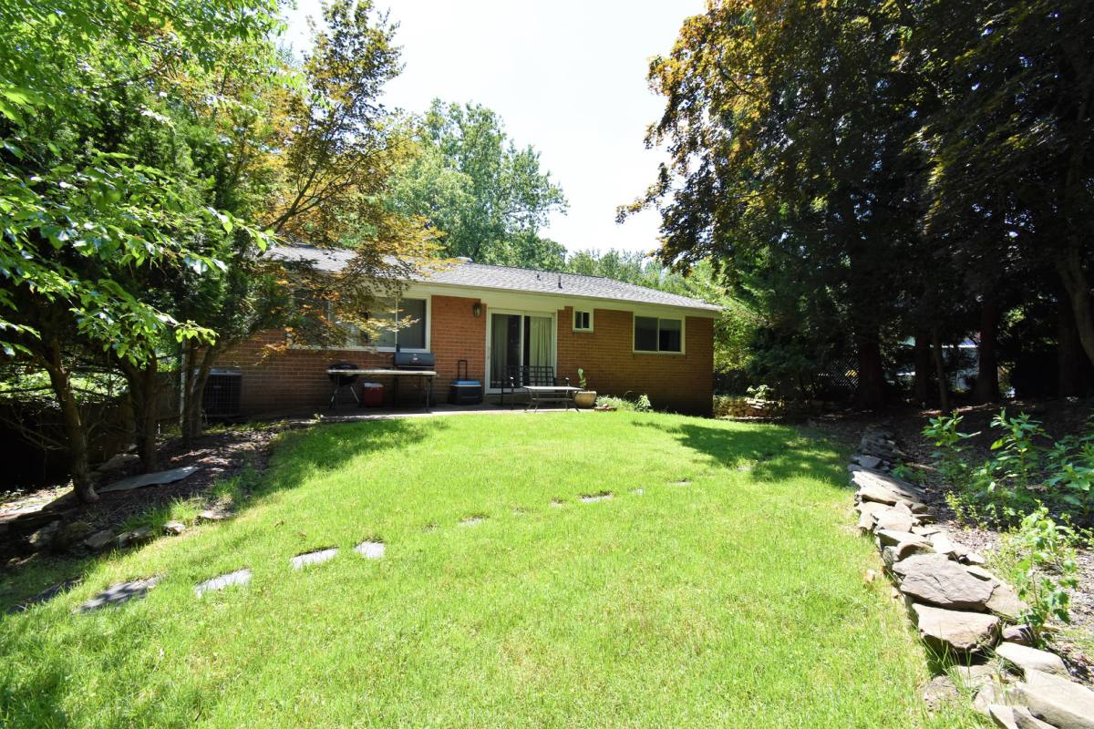 House for rent at 305 Hillsboro Dr, Silver Spring, MD 20902