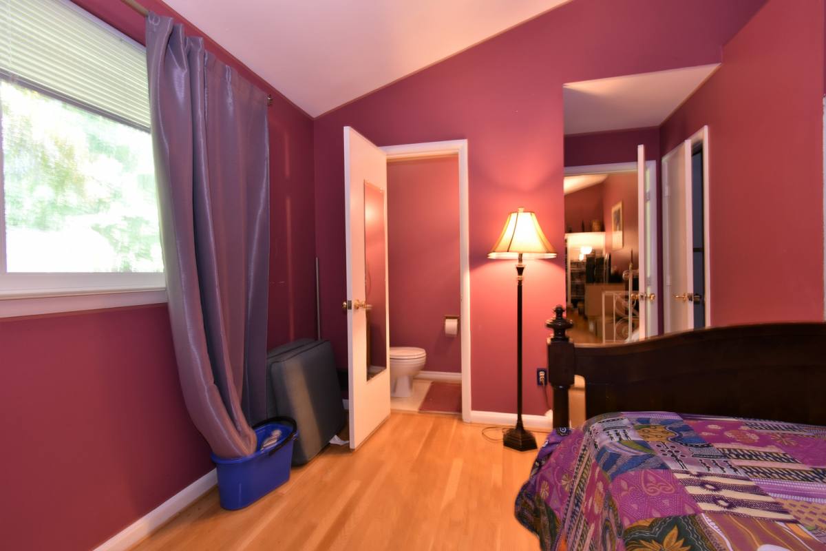House for rent at 305 Hillsboro Dr, Silver Spring, MD 20902