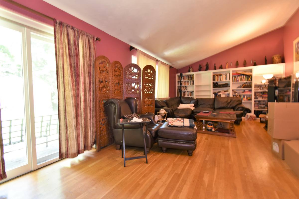 House for rent at 305 Hillsboro Dr, Silver Spring, MD 20902