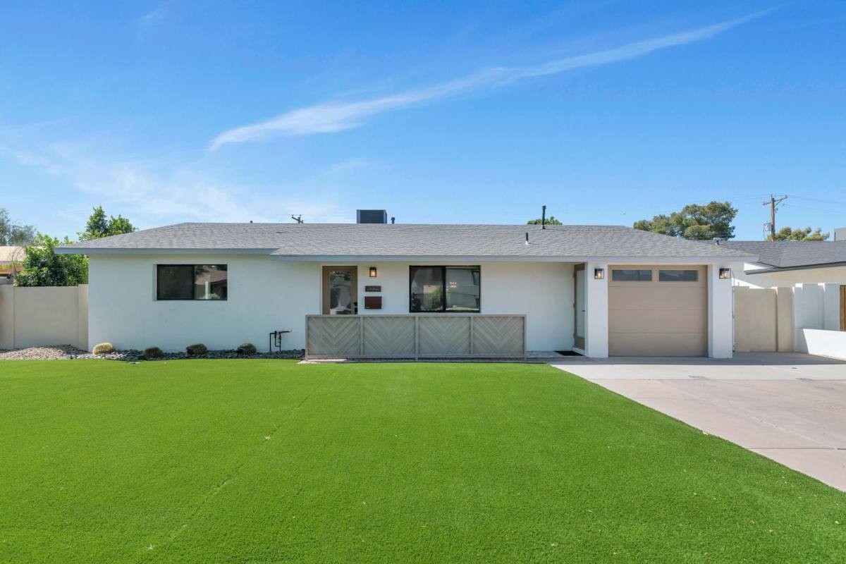 House for rent at 8225 E Jackrabbit Rd, Scottsdale, AZ 85250