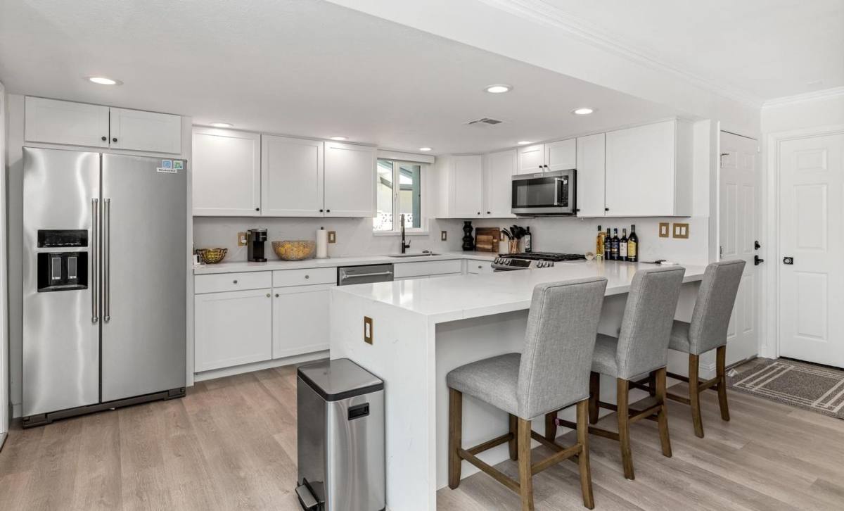 House for rent at 8225 E Jackrabbit Rd, Scottsdale, AZ 85250