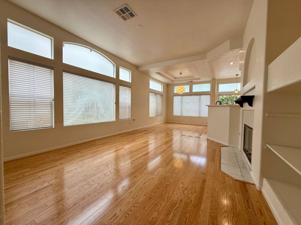 Townhouse for rent at 7579 Hazard Center Dr, San Diego, CA 92108