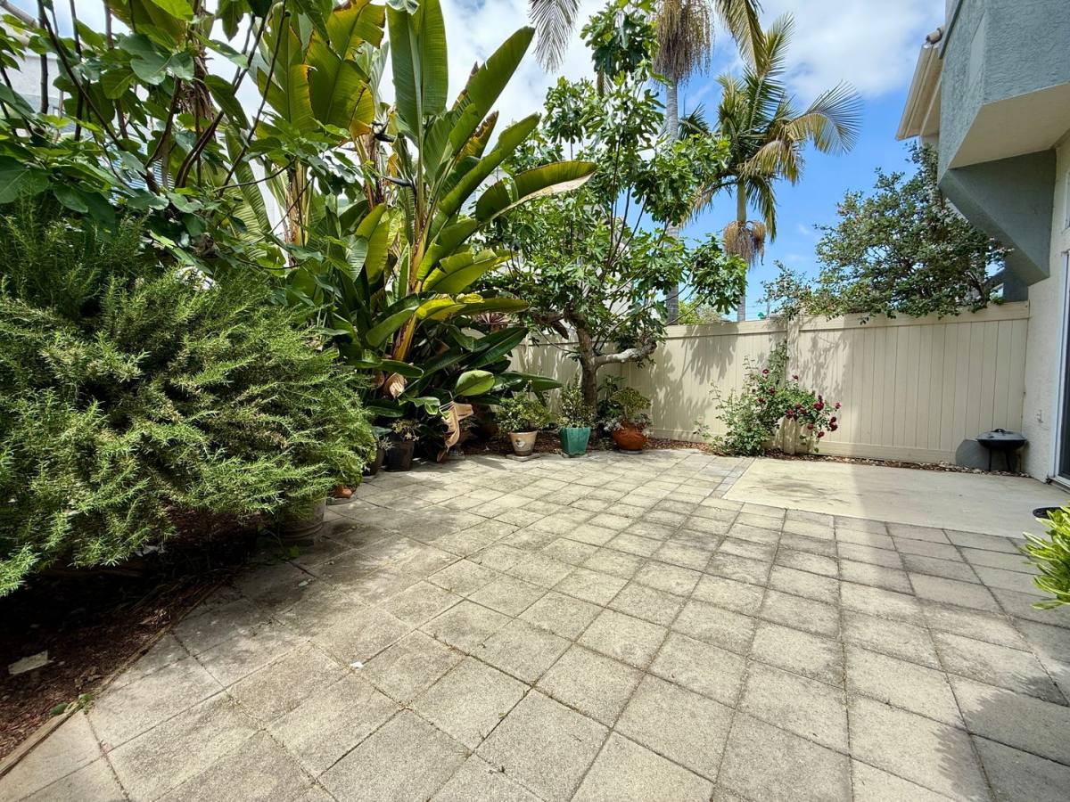 Townhouse for rent at 7579 Hazard Center Dr, San Diego, CA 92108