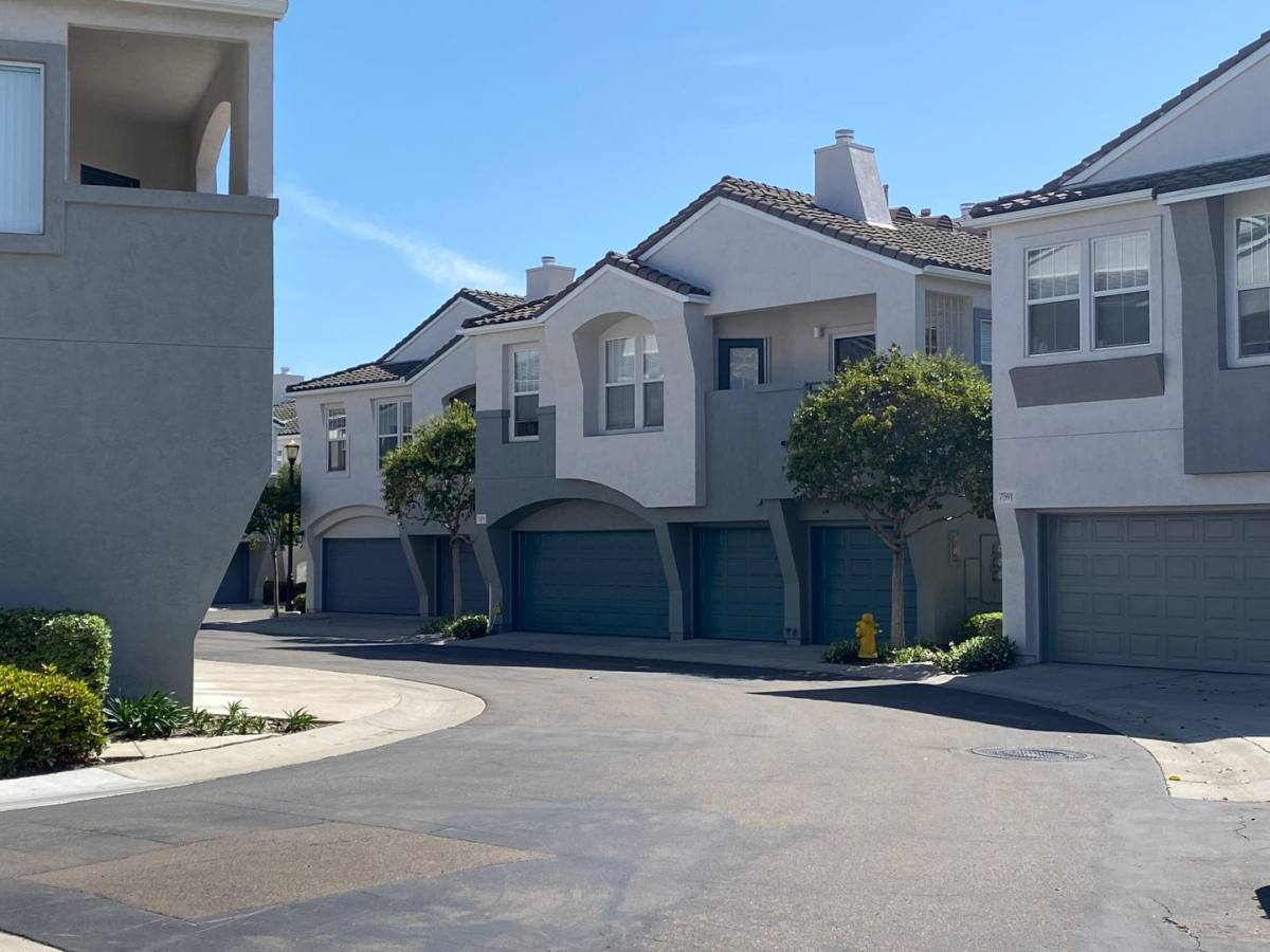 Townhouse for rent at 7579 Hazard Center Dr, San Diego, CA 92108