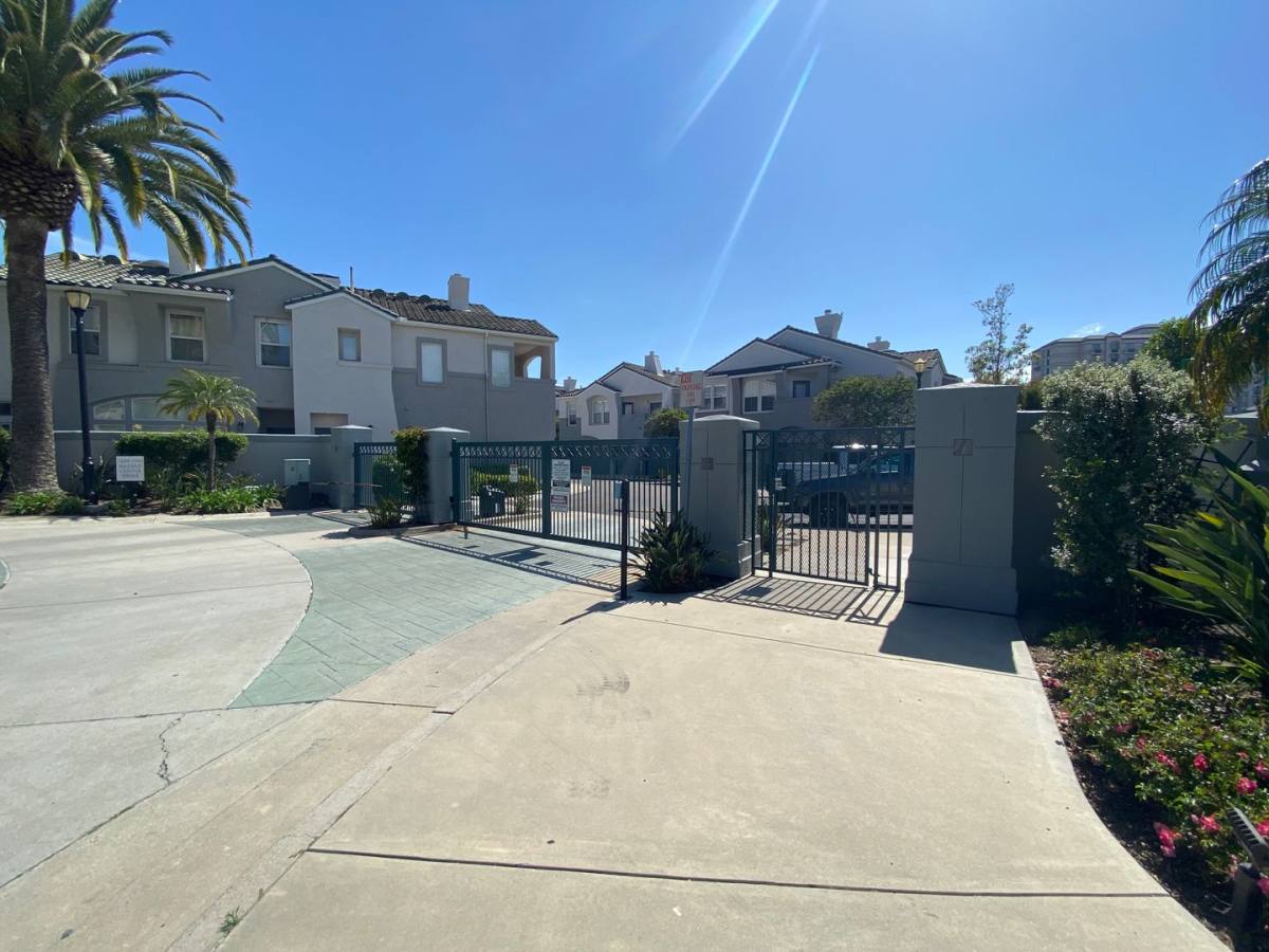 Townhouse for rent at 7579 Hazard Center Dr, San Diego, CA 92108