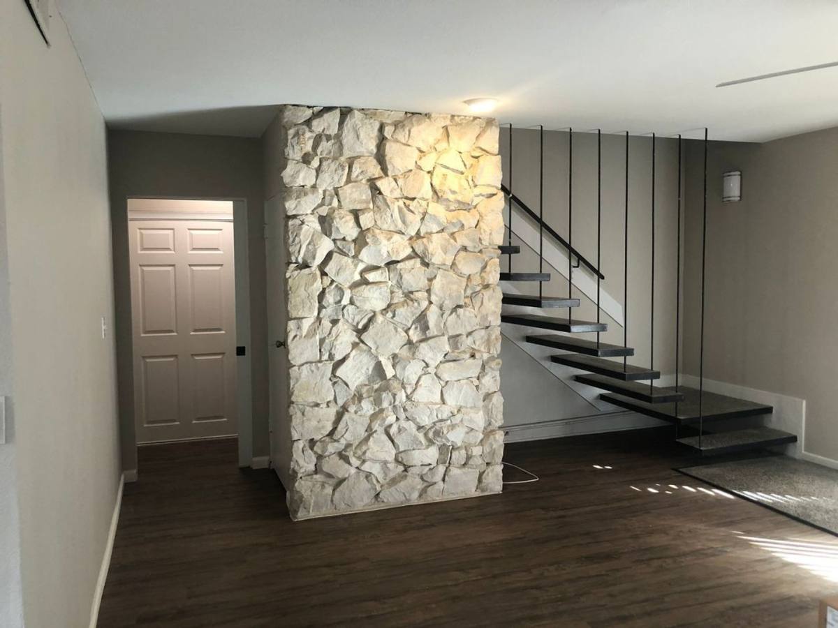 Apartment for rent at 722 E San Lorenzo Rd, Palm Springs, CA 92264