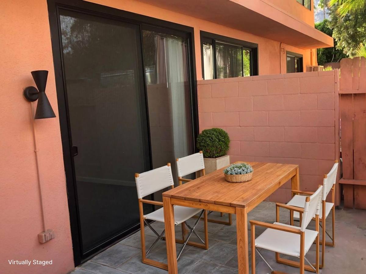 Apartment for rent at 722 E San Lorenzo Rd, Palm Springs, CA 92264