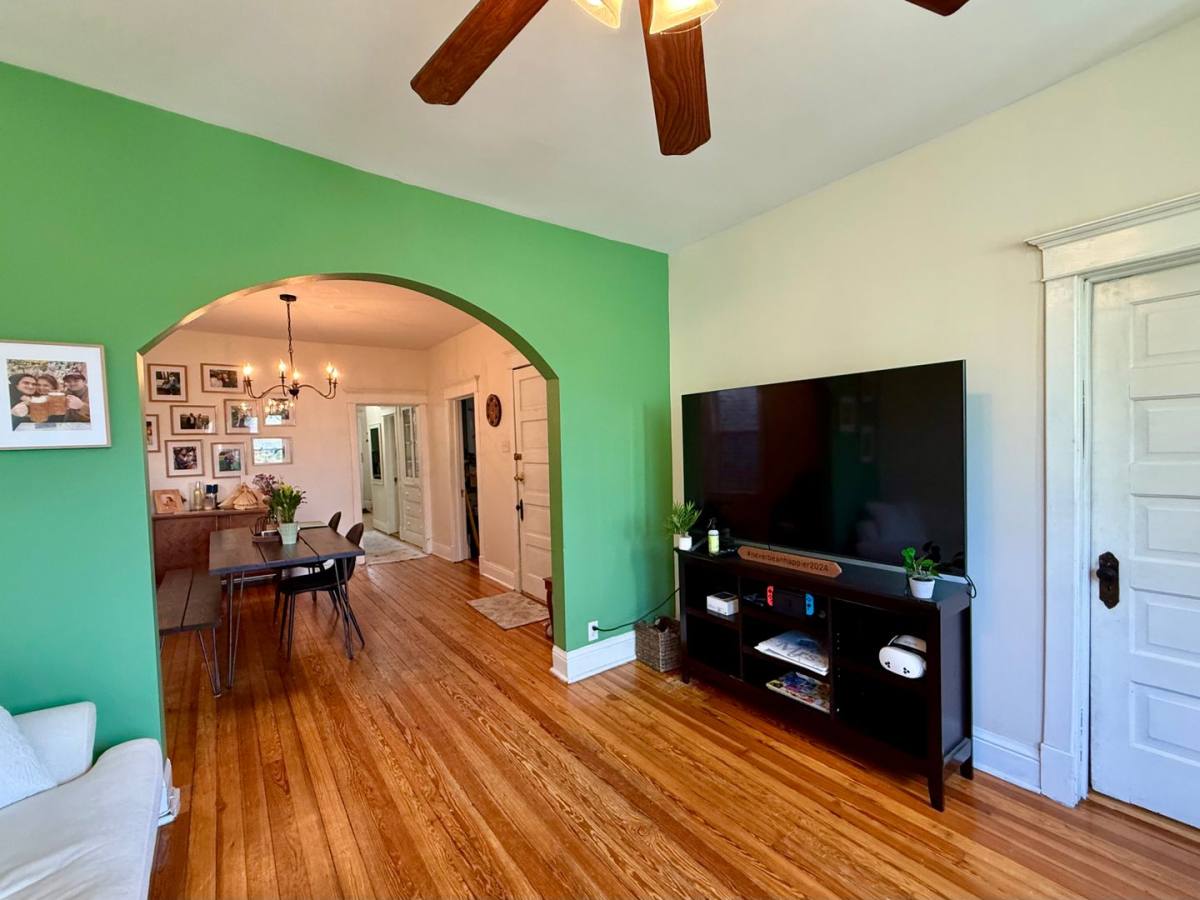 Apartment for rent at 47 Chicago Ave, Oak Park, IL 60302