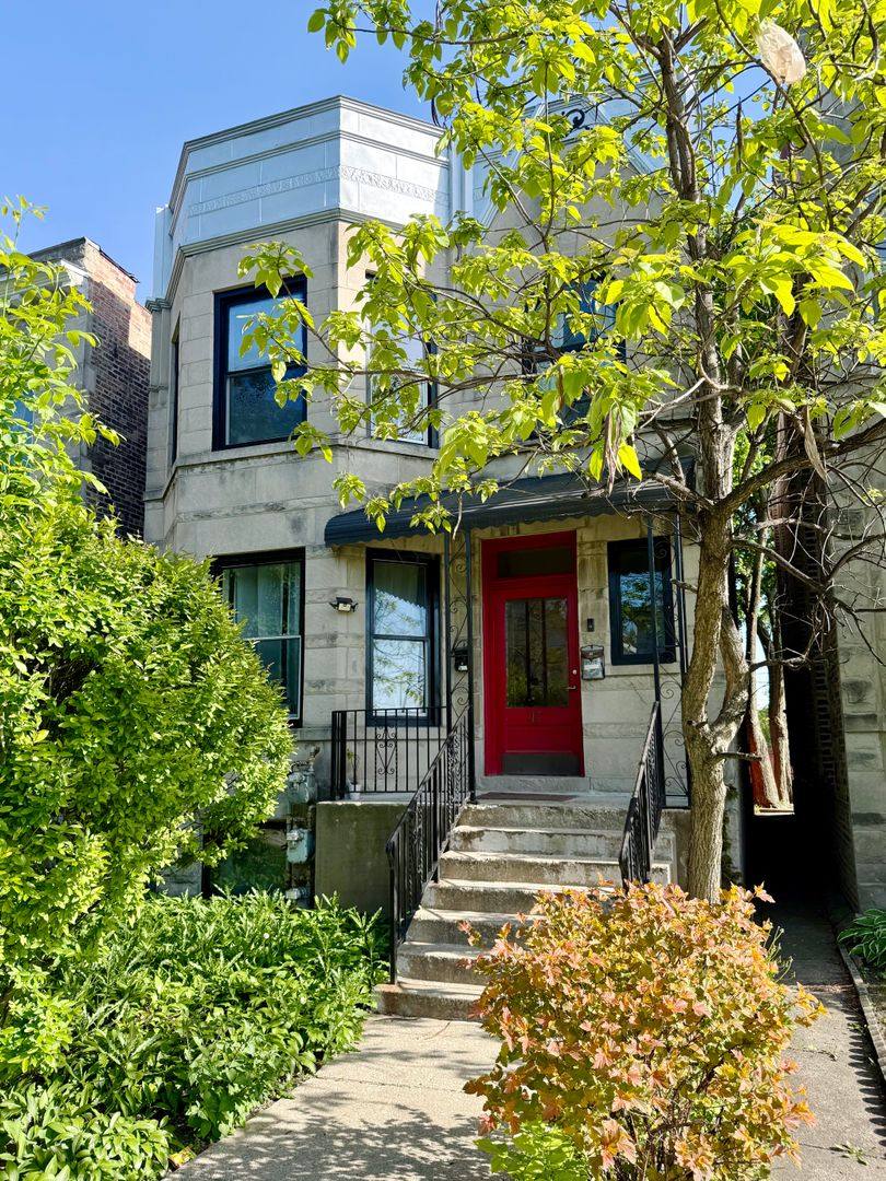 Apartment for rent at 47 Chicago Ave, Oak Park, IL 60302