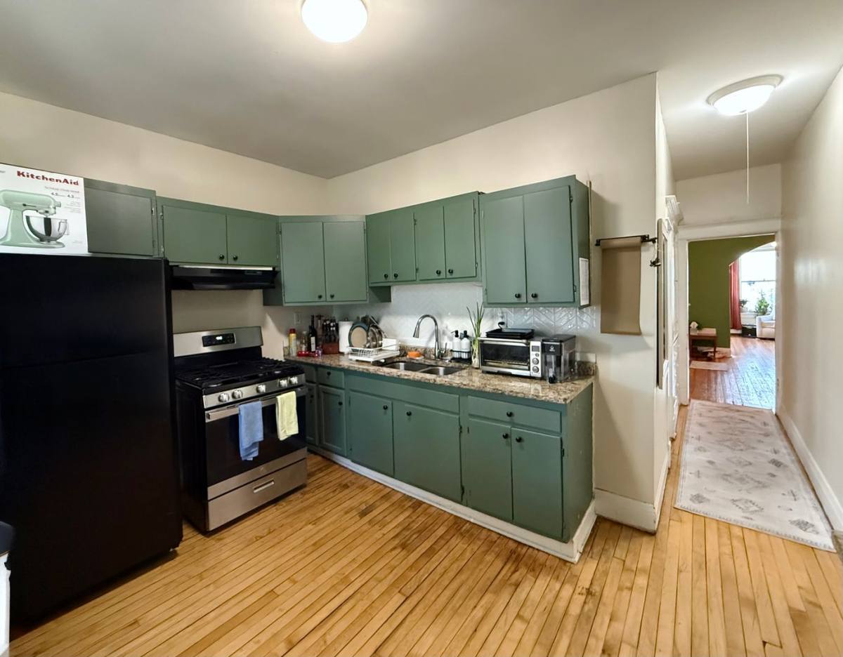 Apartment for rent at 47 Chicago Ave, Oak Park, IL 60302