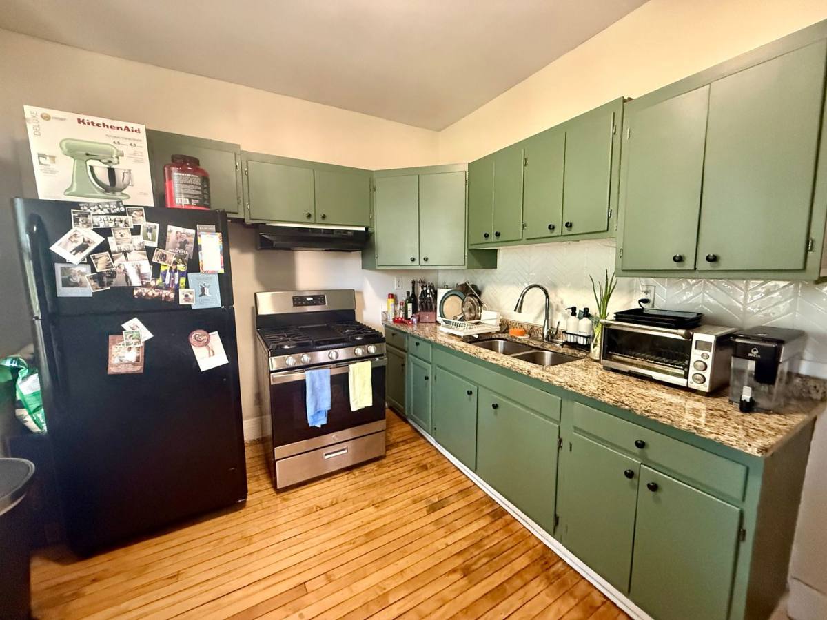 Apartment for rent at 47 Chicago Ave, Oak Park, IL 60302