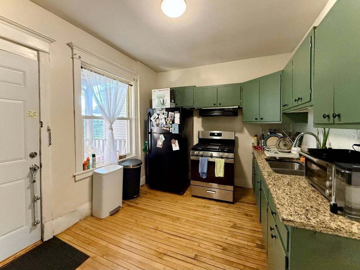 Apartment for rent at 47 Chicago Ave, Oak Park, IL 60302
