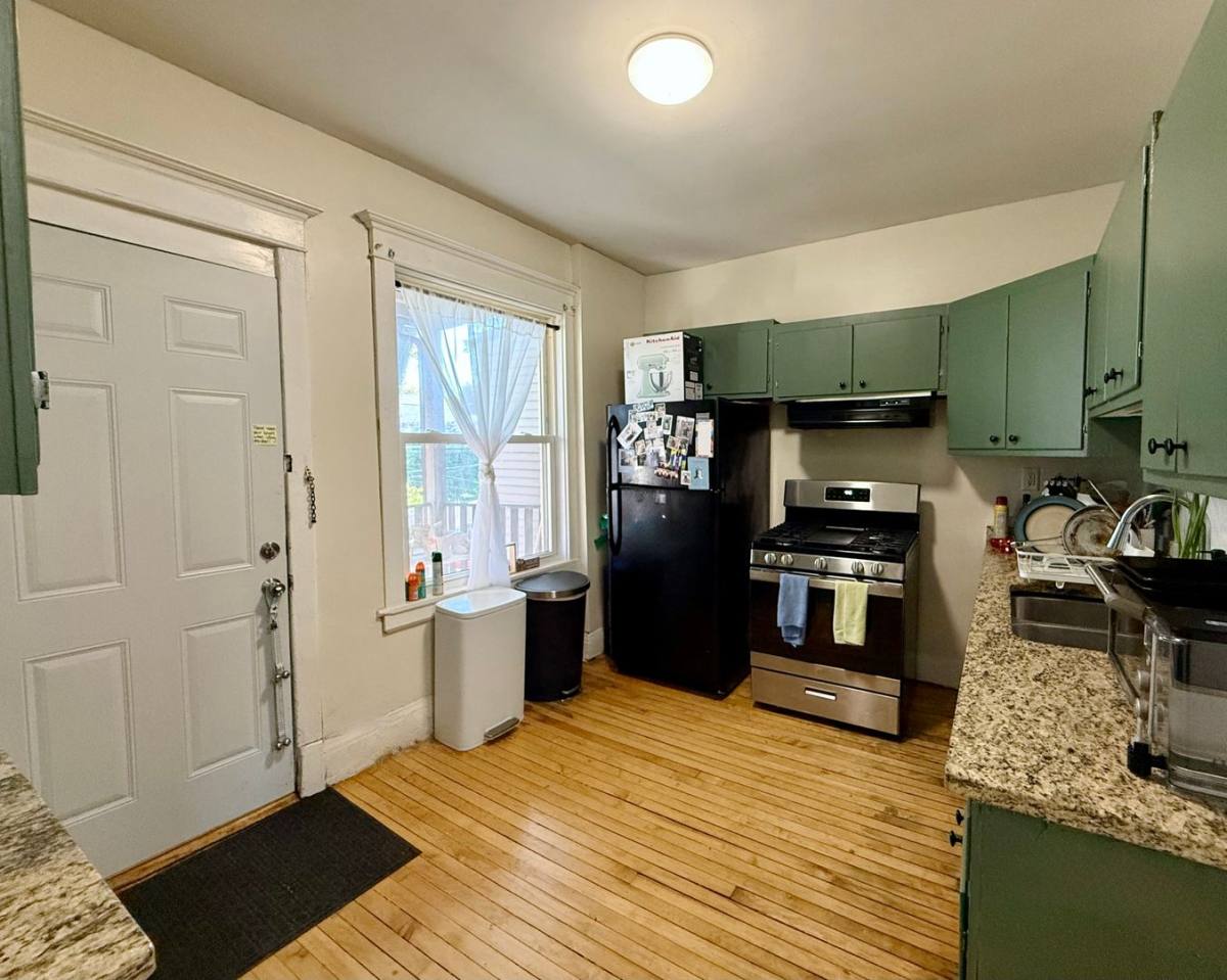 Apartment for rent at 47 Chicago Ave, Oak Park, IL 60302