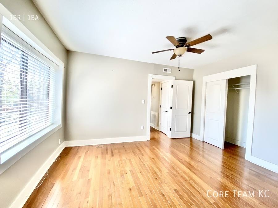 Apartment for rent at 4328 Roanoke Parkway #306, Kansas City, MO 64111