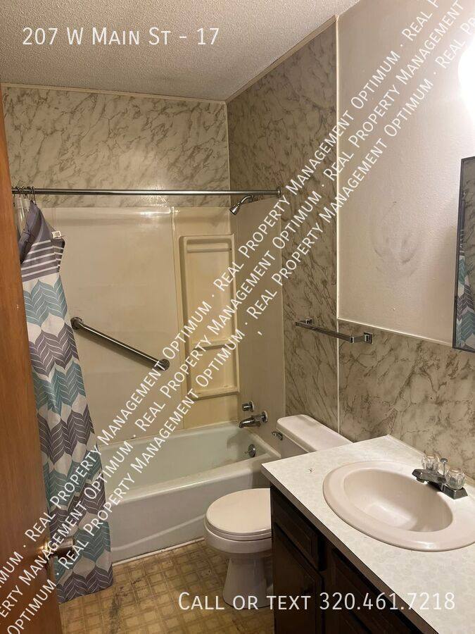 Apartment for rent at 207 W Main St, Osakis, MN 56360