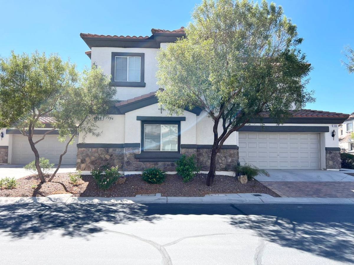House for rent at 1114 Moonlit Oasis Lane, Henderson, NV 89002