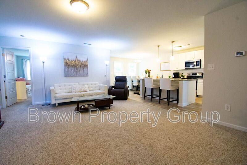 House for rent at 1733 Ragsdale Rd, Hope Mills, NC 28348