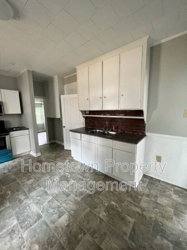 Apartment for rent at 237 E Garfield St - 1st Floor, Shippensburg, PA 17257