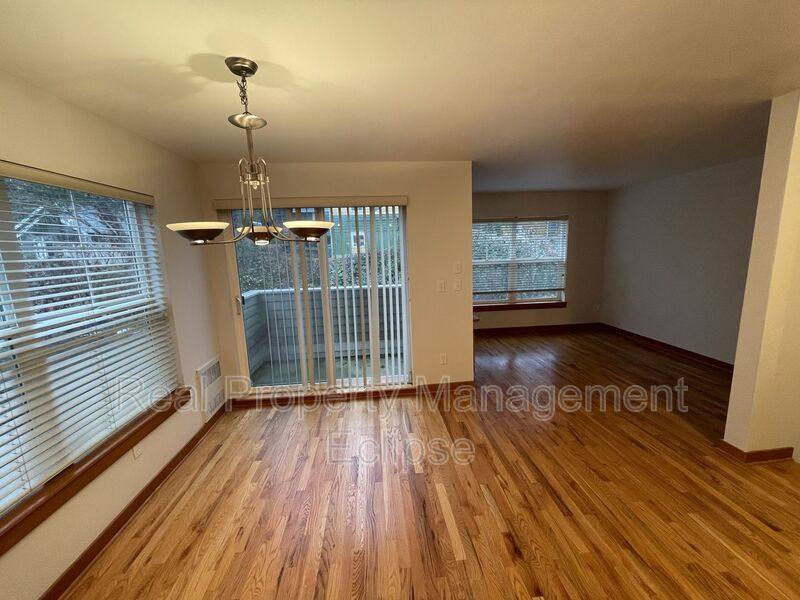 Townhouse for rent at 9101 23rd Ave NE #B, Seattle, WA 98115