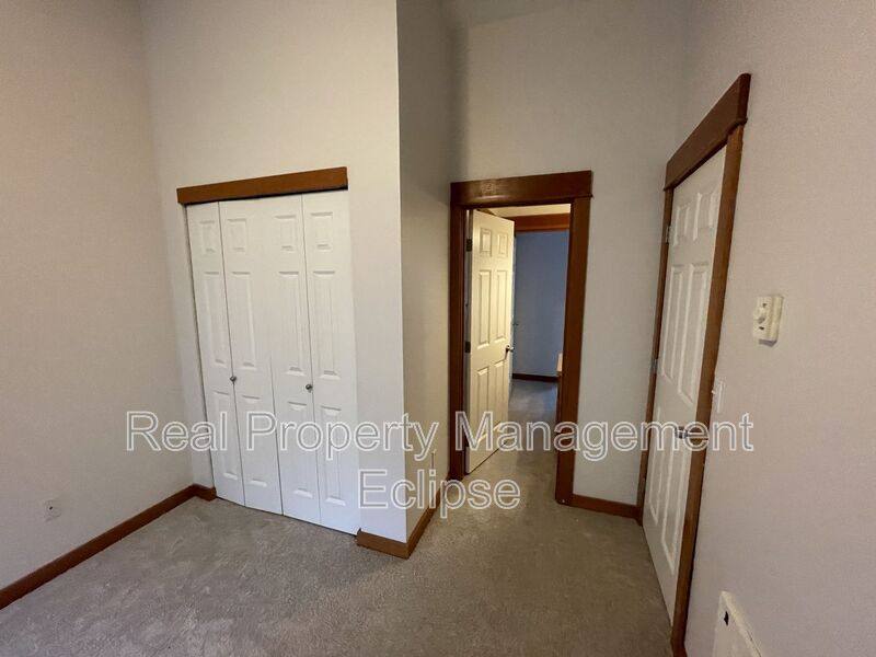 Townhouse for rent at 9101 23rd Ave NE #B, Seattle, WA 98115