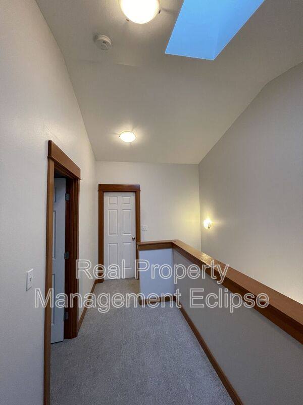 Townhouse for rent at 9101 23rd Ave NE #B, Seattle, WA 98115
