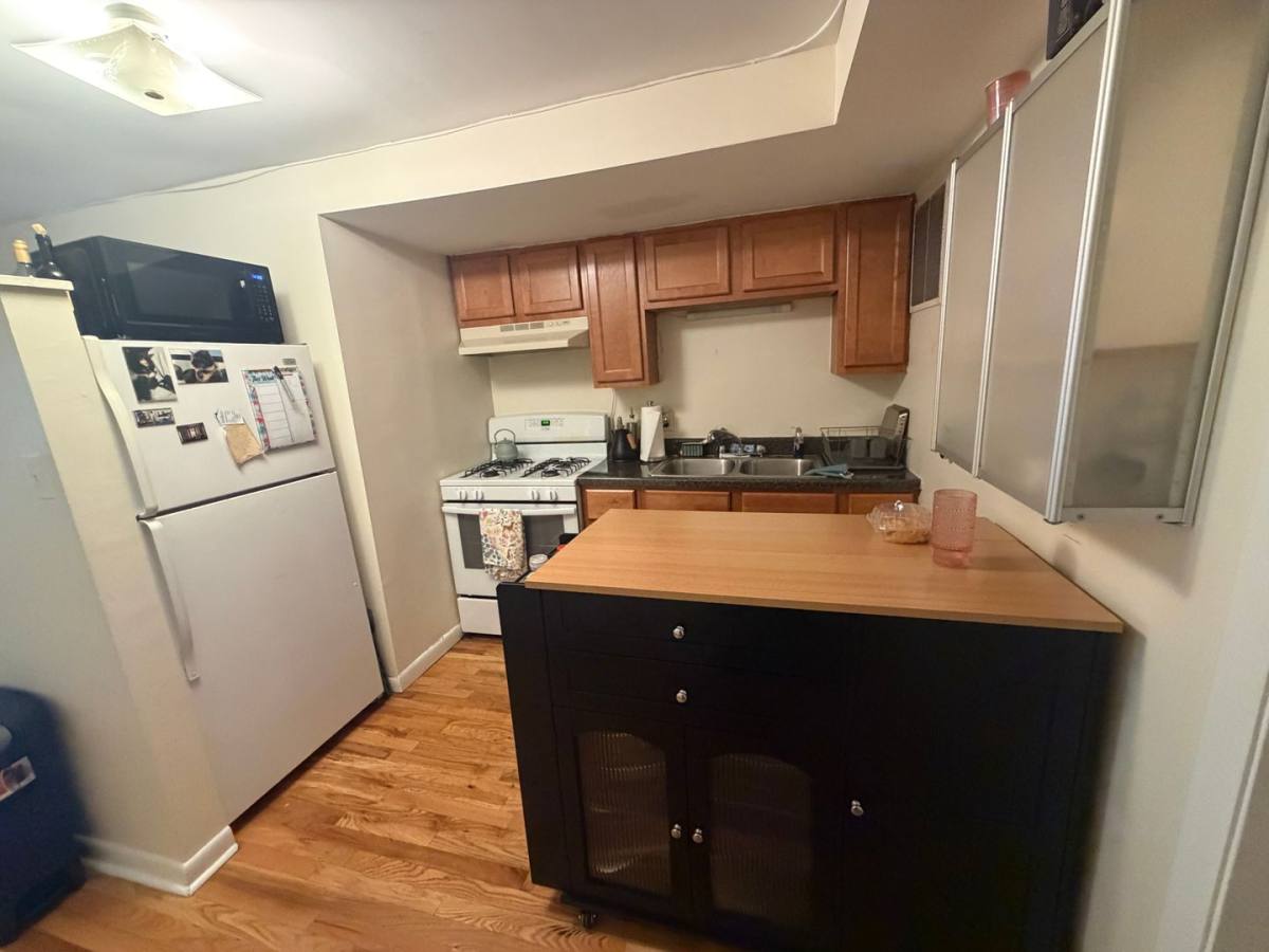 Apartment for rent at 2420 N Seminary, Chicago, IL 60614